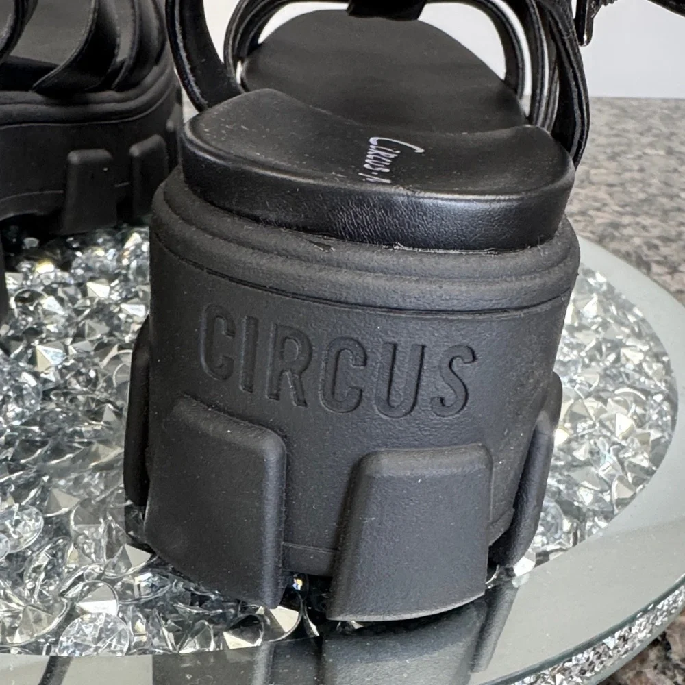 Circus NY Black Platform Sandals NEW 10
